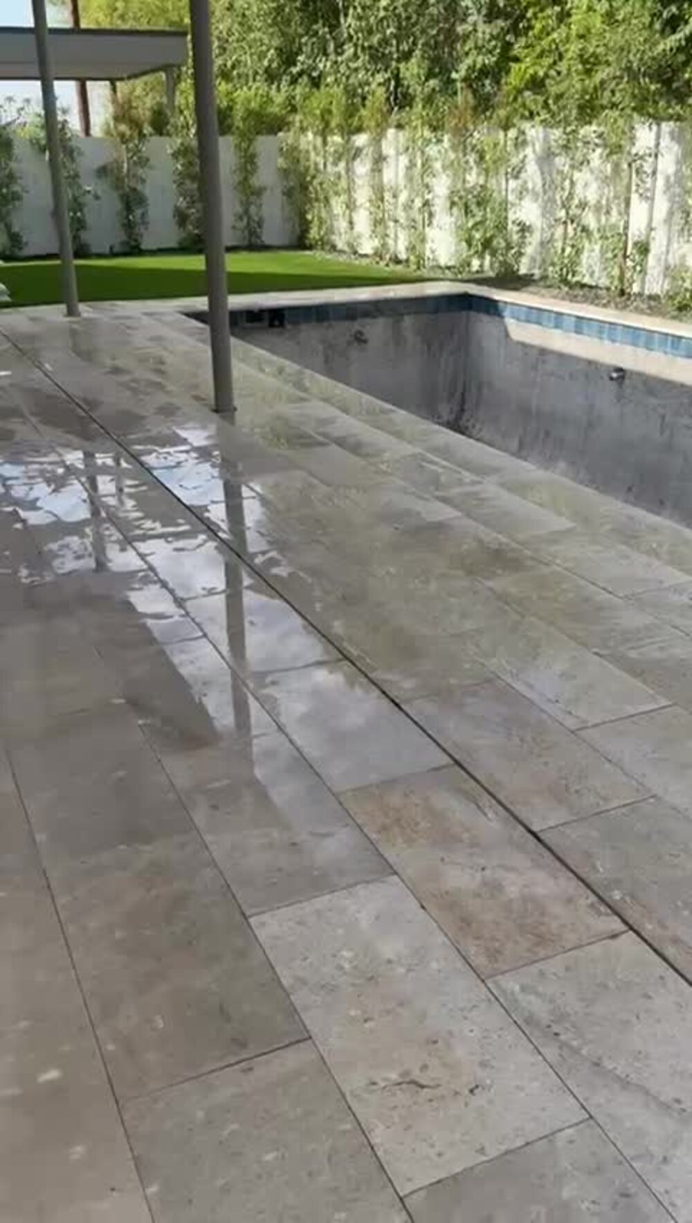 Patio con pavers y alberca